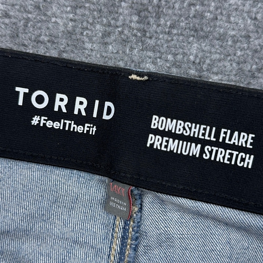 Torrid Bombshell Flare Jeans Women 14XT Gramercy Wash Premium Stretch High Rise - Picture 2 of 10